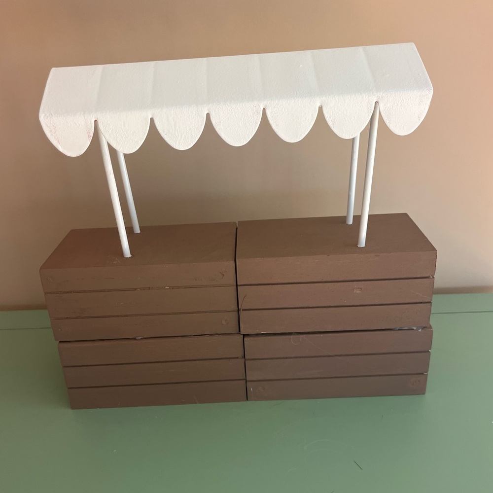 Seasonal stand for mini decor
